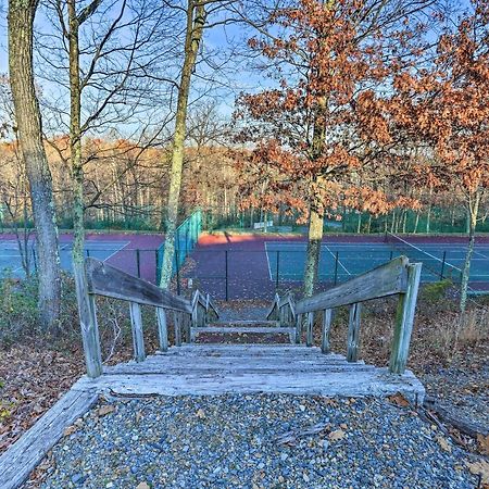 Pocono Retreat, 1 Mi To State Park And Ski Access! Tannersville Ngoại thất bức ảnh