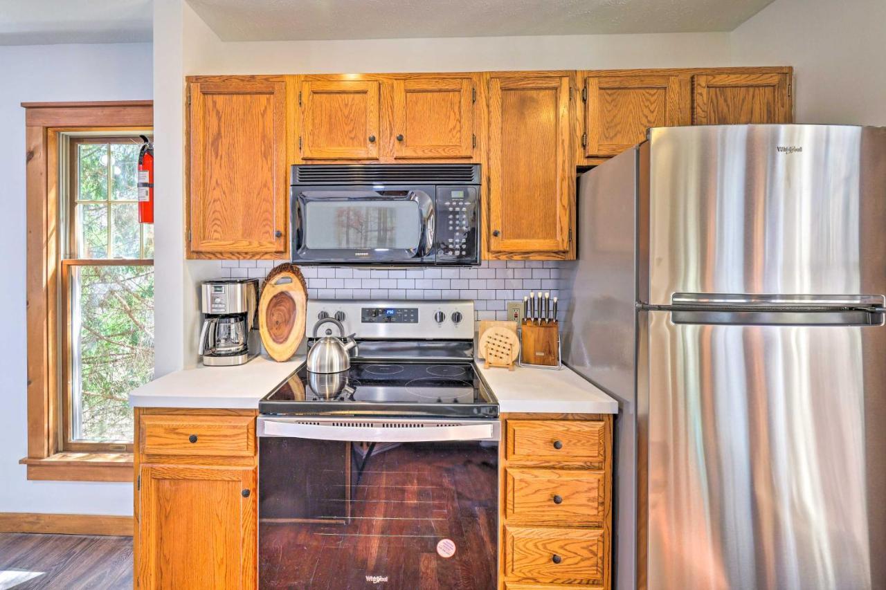 Pocono Retreat, 1 Mi To State Park And Ski Access! Tannersville Ngoại thất bức ảnh