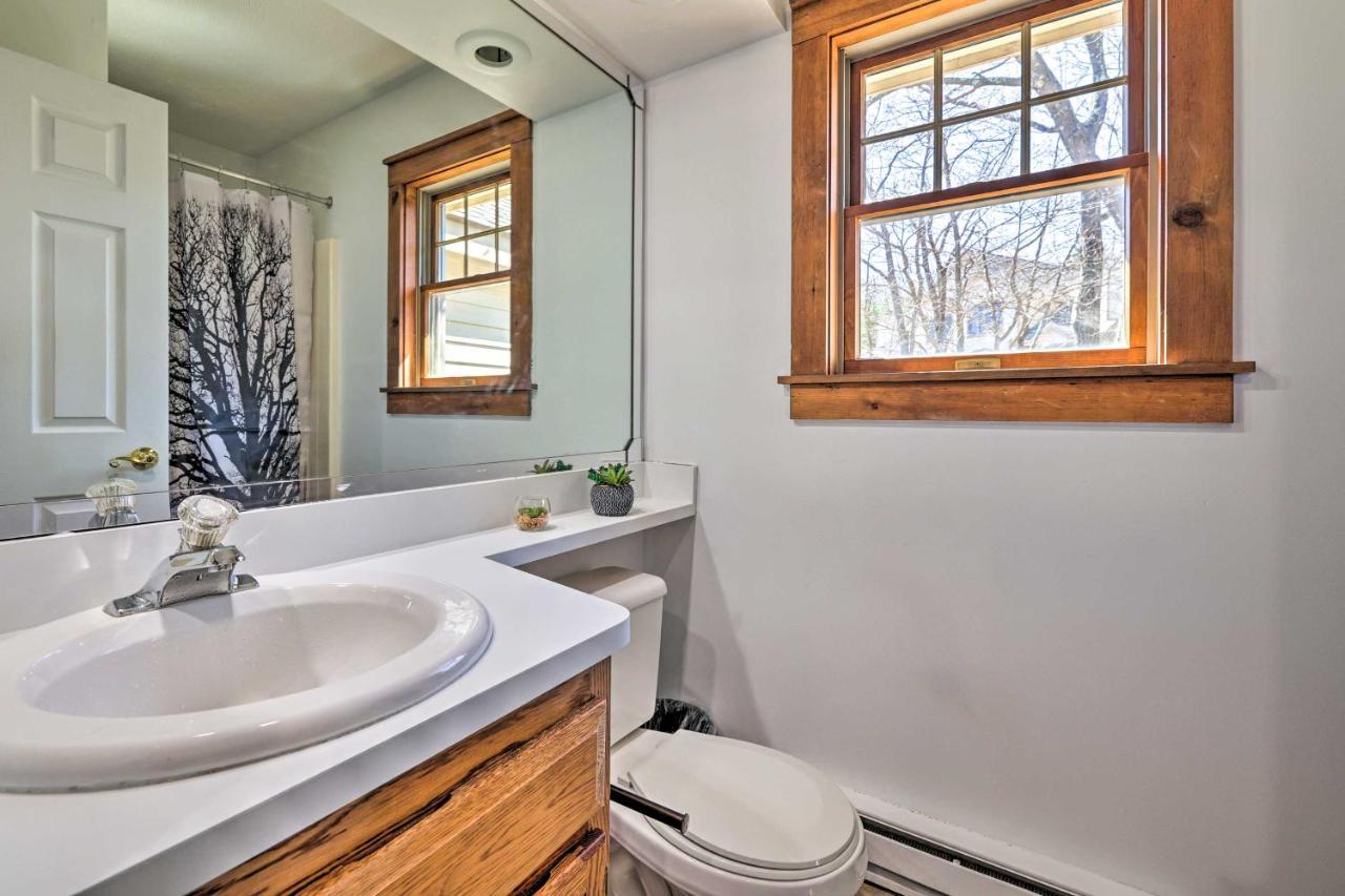 Pocono Retreat, 1 Mi To State Park And Ski Access! Tannersville Ngoại thất bức ảnh