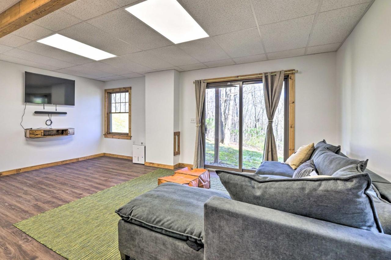 Pocono Retreat, 1 Mi To State Park And Ski Access! Tannersville Ngoại thất bức ảnh