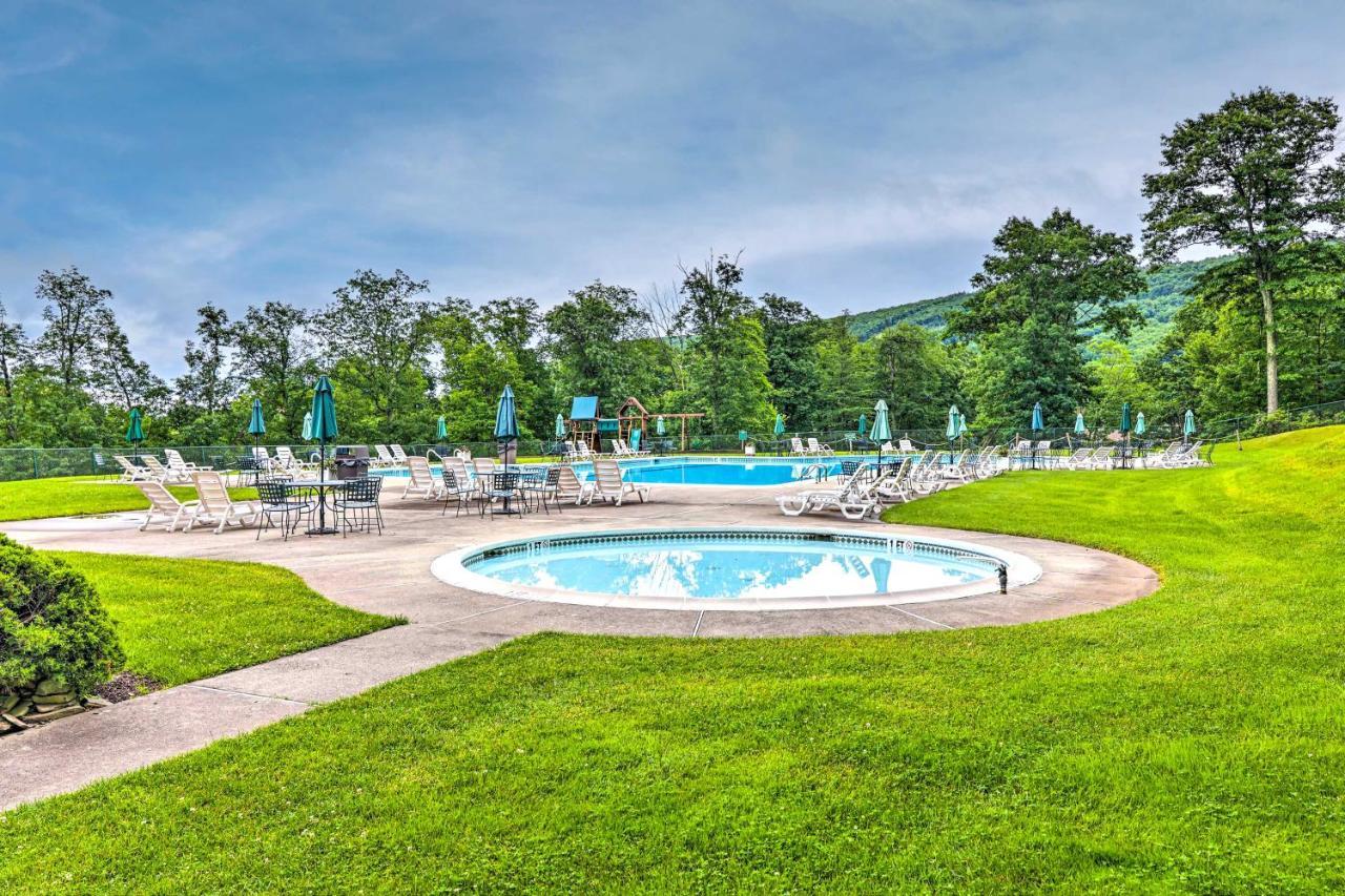 Pocono Retreat, 1 Mi To State Park And Ski Access! Tannersville Ngoại thất bức ảnh
