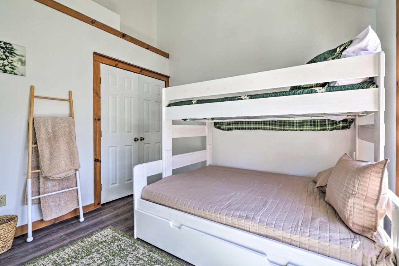 Pocono Retreat, 1 Mi To State Park And Ski Access! Tannersville Ngoại thất bức ảnh