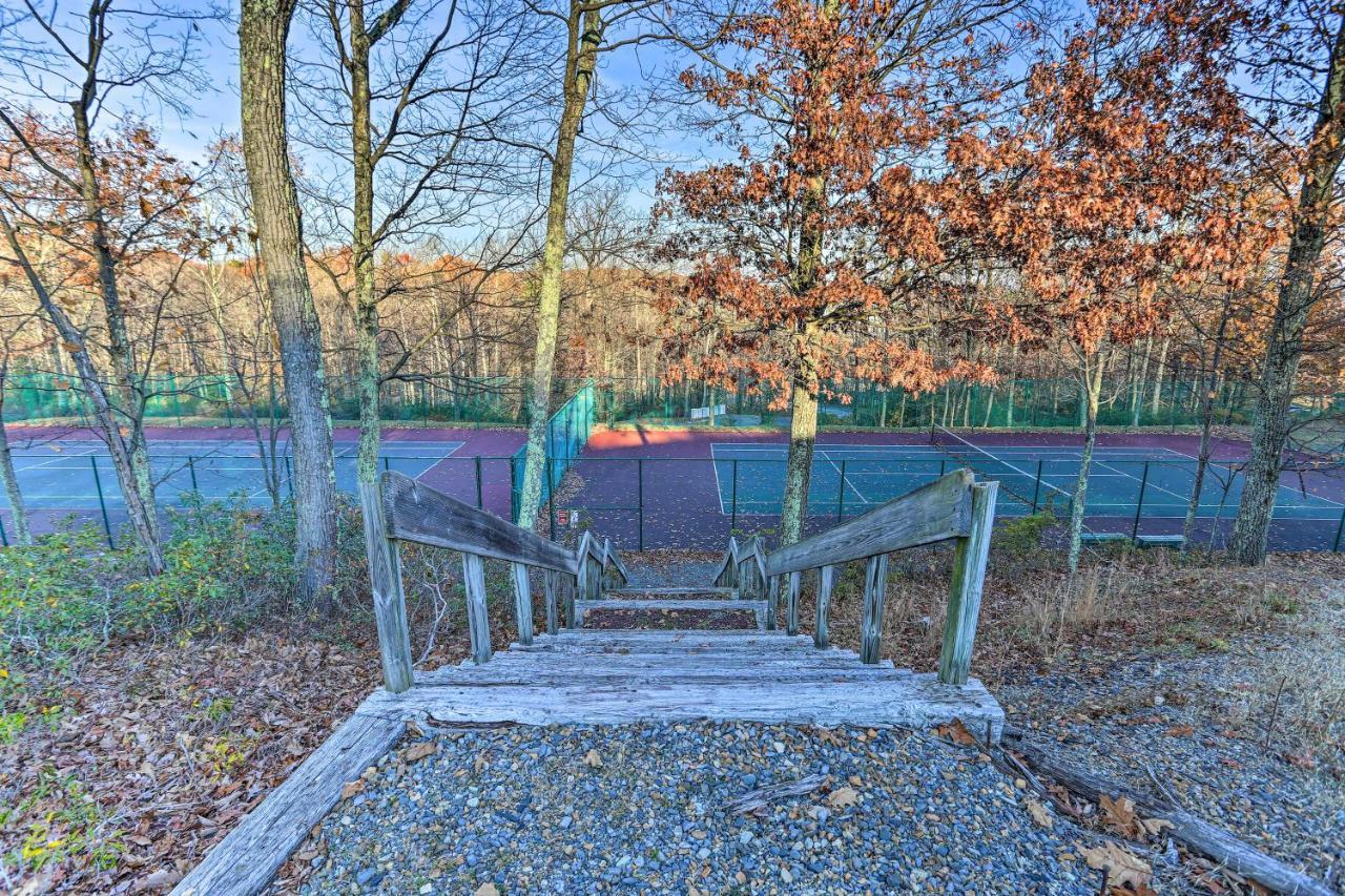 Pocono Retreat, 1 Mi To State Park And Ski Access! Tannersville Ngoại thất bức ảnh